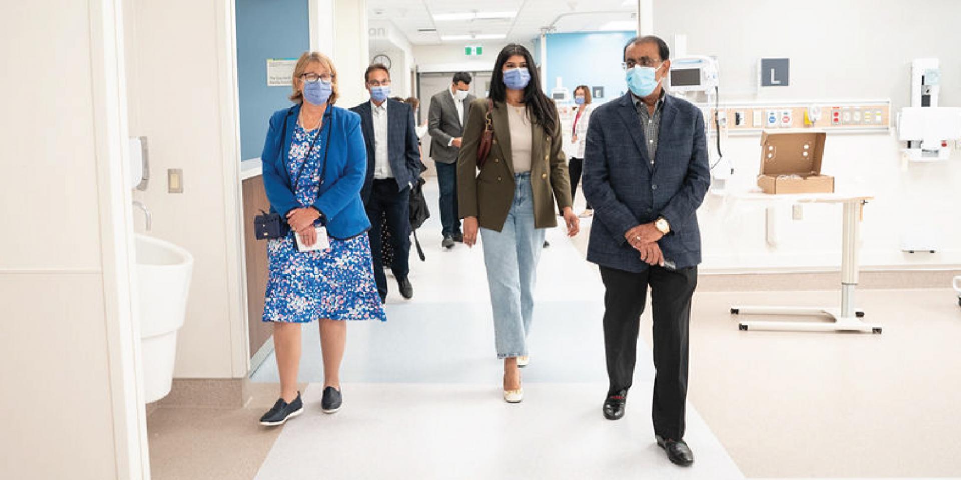 Image of doctors and nurses in Hospital Lobby