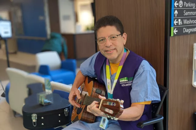 Nursing attendant José Blanco Mendez shares his talent in our hospital lobby